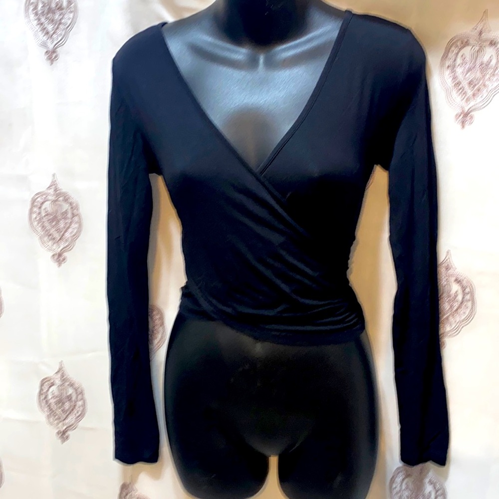 VETIOR BLACK CROP MODAL LONG SLEEVE TOO SZ S